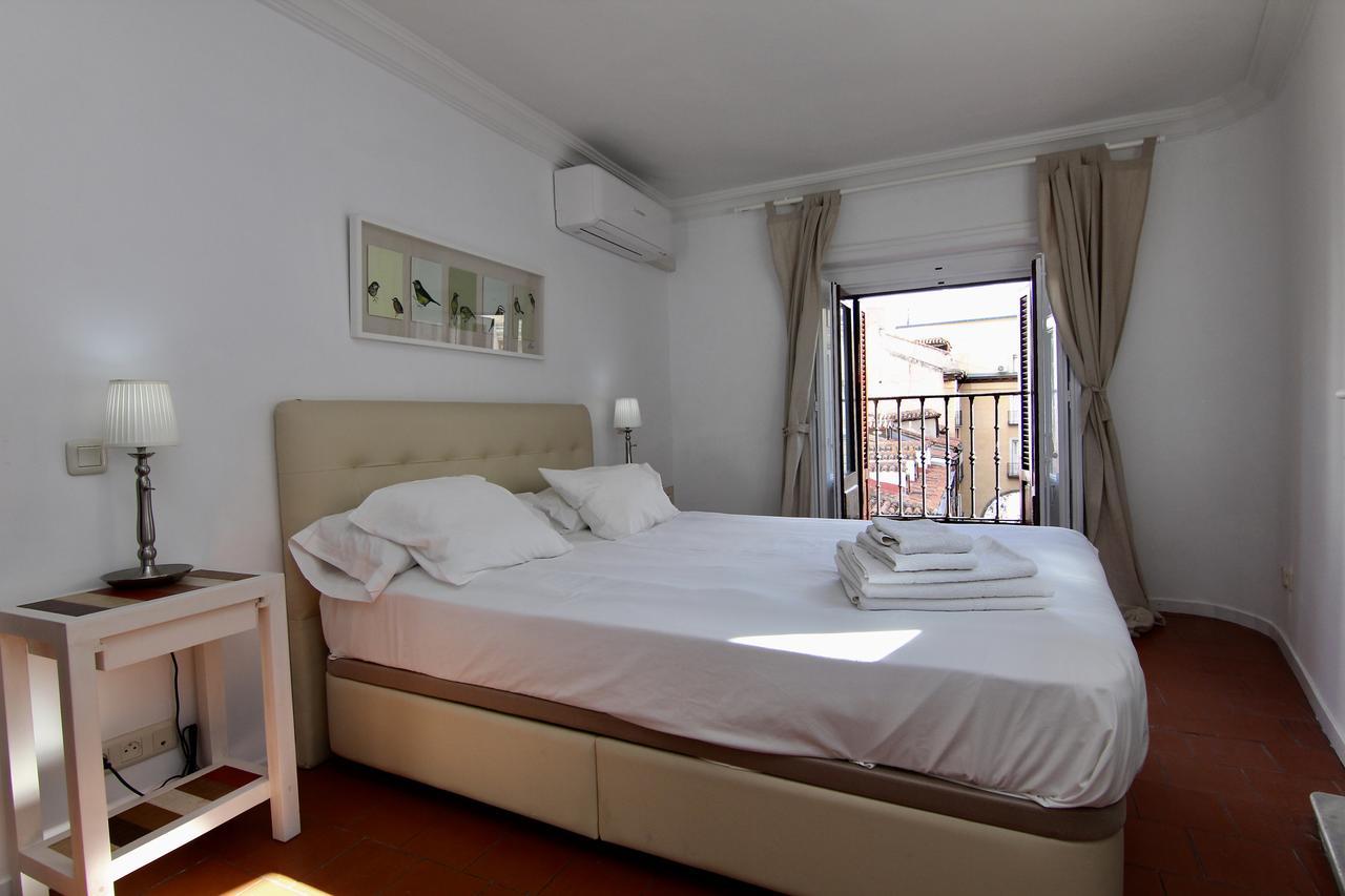 Apartamentos Madrid Centro B Екстериор снимка