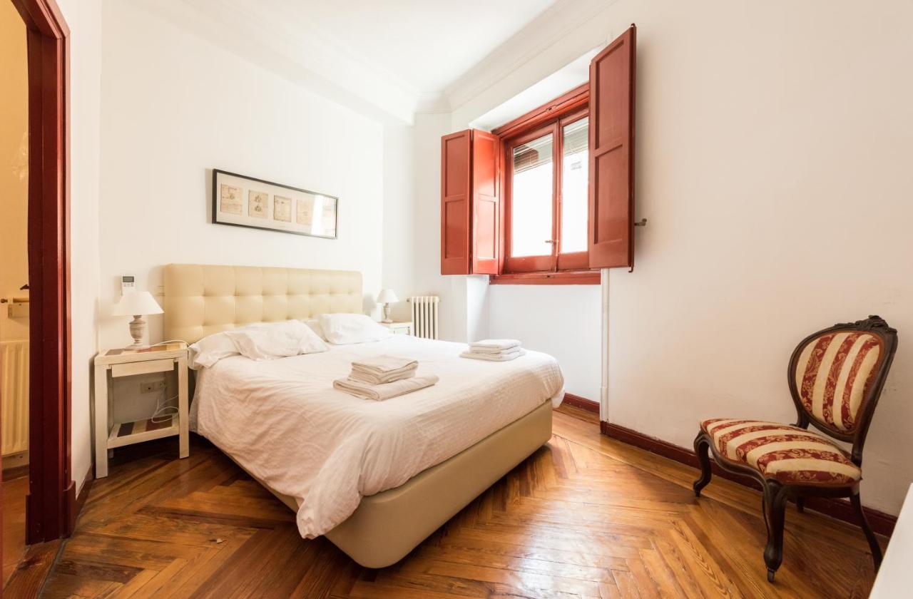 Apartamentos Madrid Centro B Екстериор снимка